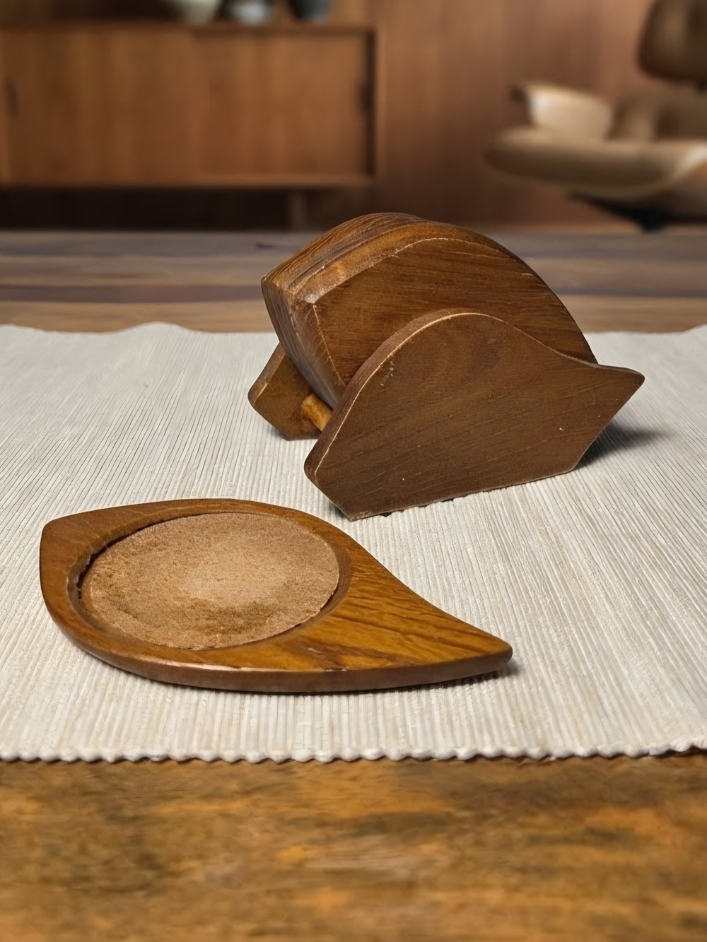 Vintage Wooden Leaf Coasters Set